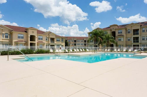 Photo 16 - Luxury Poolview Penthouse