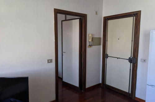 Photo 10 - Snug Apartment in Roma near San Giovanni Train Station