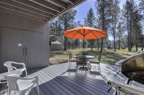 Photo 10 - Meadow House #70 by Village Properties at Sunriver