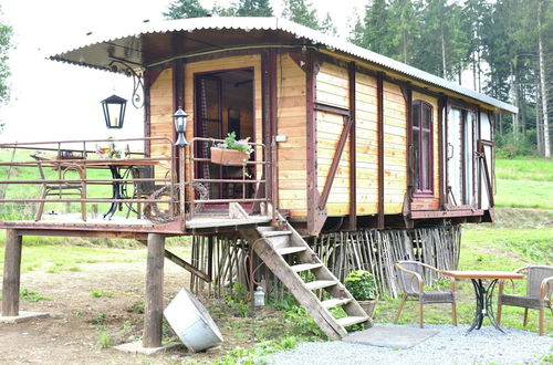 Foto 19 - Cozy Mobile Home in Vresse-sur-semois With Terrace