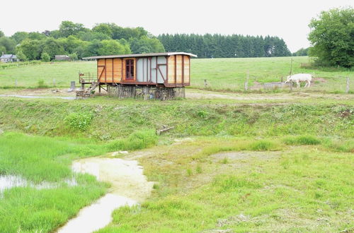 Foto 18 - Cozy Mobile Home in Vresse-sur-semois With Terrace