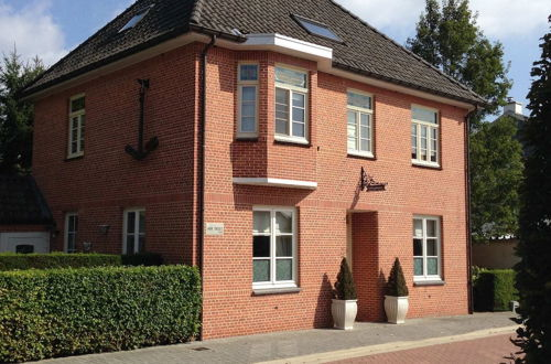 Foto 1 - Spacious Villa in Neerpelt near Welvaart Marina