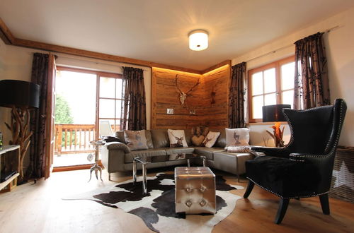 Photo 10 - Unique & Exclusively Furnished Chalet near Ski Lift