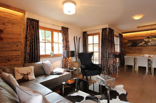 Photo 11 - Unique & Exclusively Furnished Chalet near Ski Lift