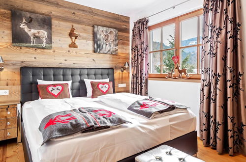 Photo 3 - Unique & Exclusively Furnished Chalet near Ski Lift