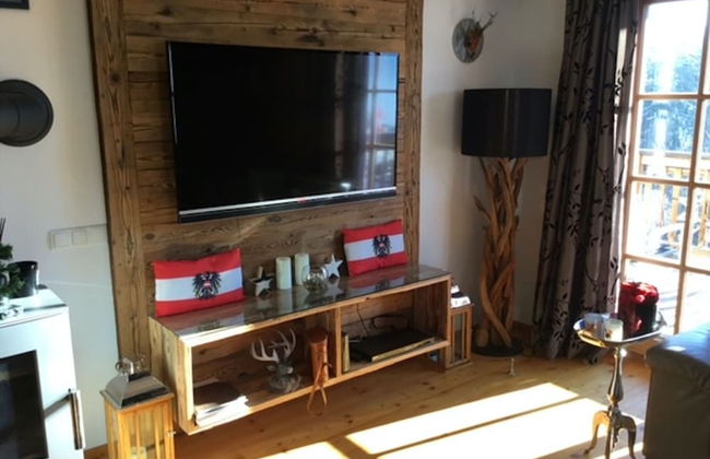 Unique & Exclusively Furnished Chalet near Ski Lift - Foto 9