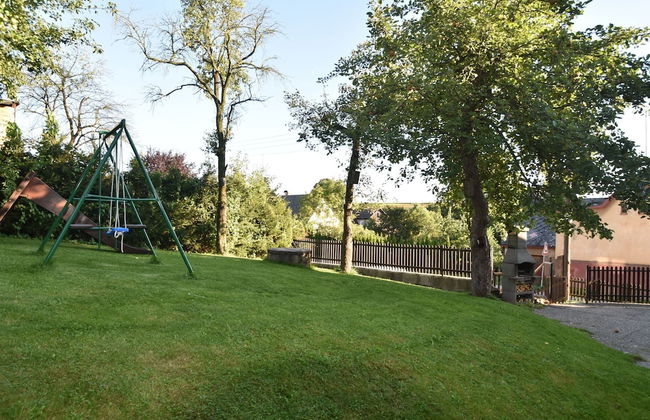 Authentic Holiday Home with Garden near Trutnov - Foto 24