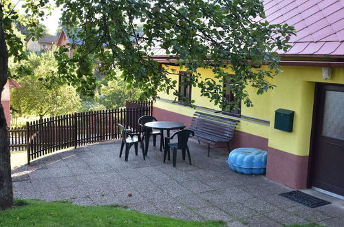 Foto 22 - Authentic Holiday Home with Garden near Trutnov