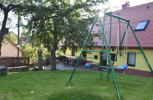 Photo 18 - Authentic Holiday Home with Garden near Trutnov