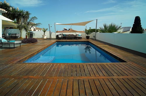 Photo 19 - Great Beach Side Villa – Semi Heated Pool