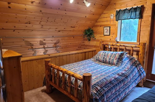 Photo 9 - 11SL - Wi-Fi - NO PETS Log Cabin - Sleeps 7