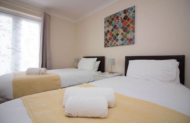 Stayzo Penthouse Accommodation 2- Premier Lodge - Foto 24