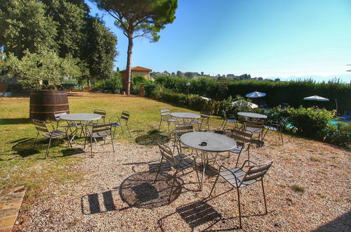 Photo 27 - Stunning Farmhouse with Swimming Pool & Hot Tub in Umbria