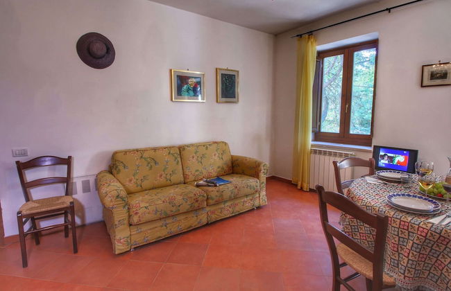 Stunning Farmhouse with Swimming Pool & Hot Tub in Umbria - Foto 8