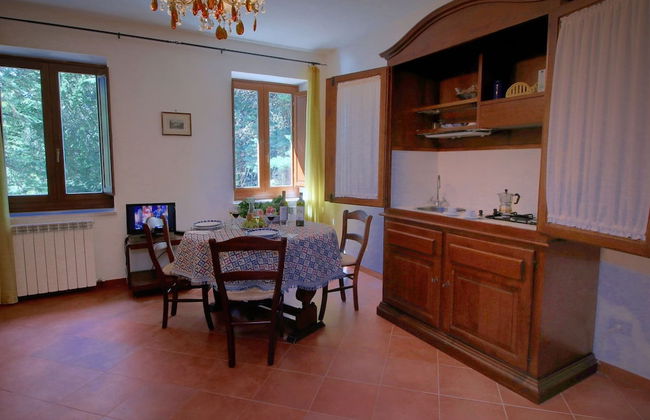 Stunning Farmhouse with Swimming Pool & Hot Tub in Umbria - Foto 7