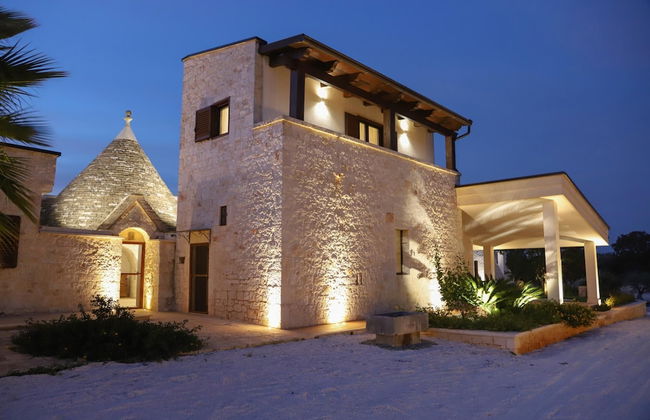 TD Trulli Saveni Trulli With Pool Near the Centre - Photo 9