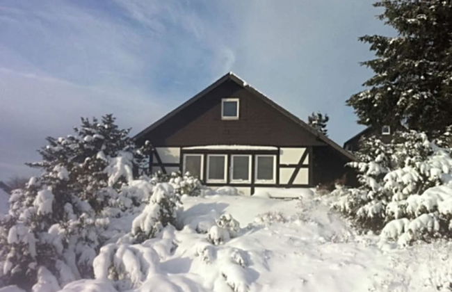 Detached Holiday Home in Sauerland near Winterberg with Terrace & Garden - Foto 1