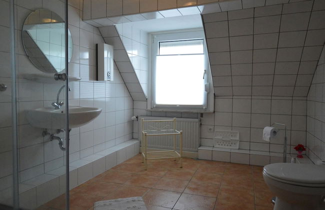Spacious Holiday Home in Briedel Near River Mosel - Photo 15