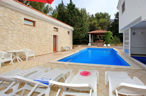 Foto 18 - Fantastic Holiday Home With Amazing Garden, Private Pool, Directly on the Beach