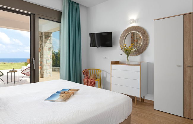 Ikaros Villa - Photo 2
