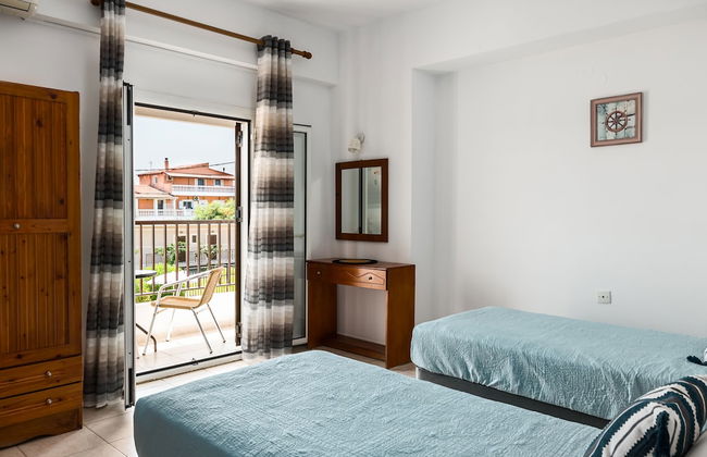 Dora Pool Studios by Konnect, 150m from the Beach - Foto 12