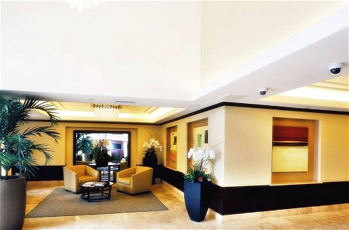 Photo 3 - Luxury Suites - Heart of Beverly Hills