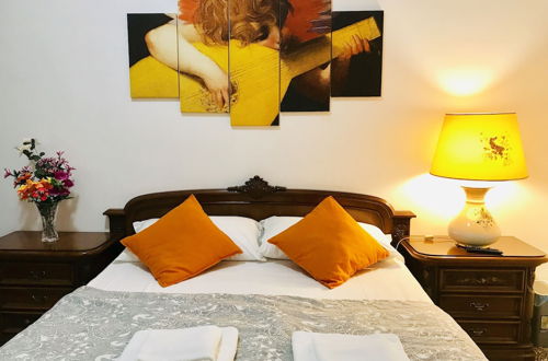 Photo 4 - 4 Bed Rooms Luxury Apartment Near Colosseum