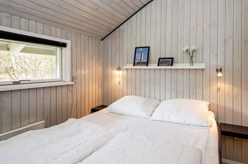 Photo 5 - 6 Person Holiday Home in Blavand