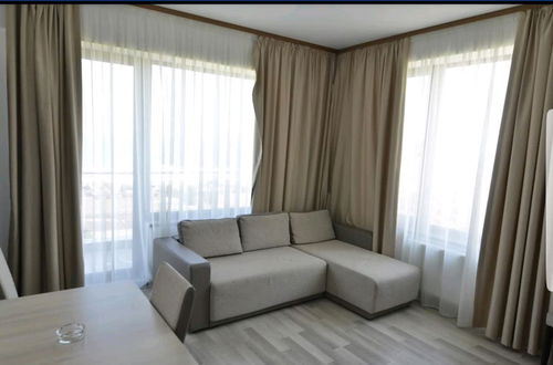 Photo 18 - Chic Sea View Apartment Mamaia