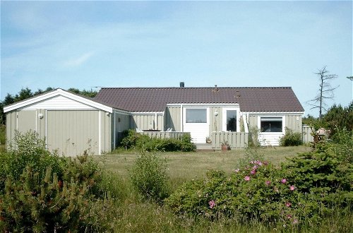 Foto 17 - 6 Person Holiday Home in Lokken