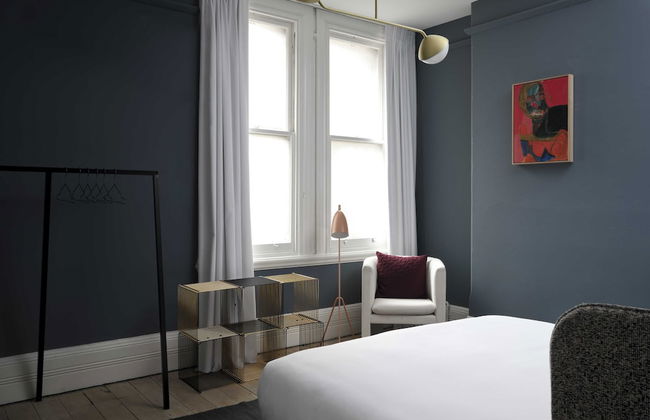 Three Rooms Sydney - Photo 9