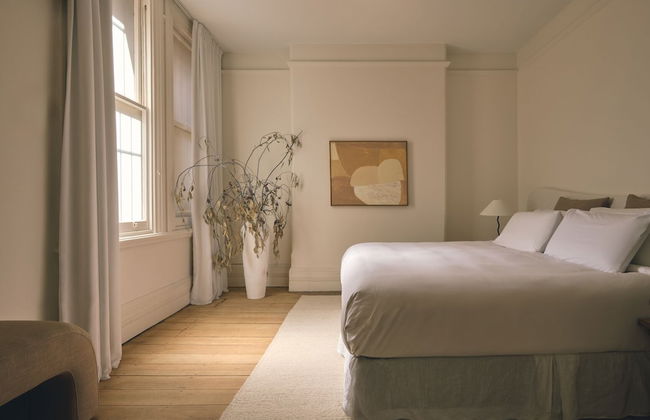 Three Rooms Sydney - Photo 25