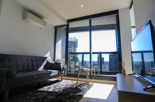 Photo 10 - Stunning Newly Furnished 2 Bedrooms Apartment