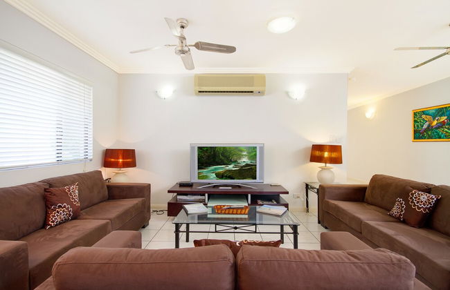 The Mediterranean Beachfront Apartments - Foto 26