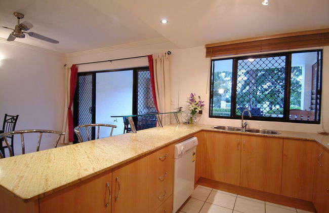 The Mediterranean Beachfront Apartments - Foto 13