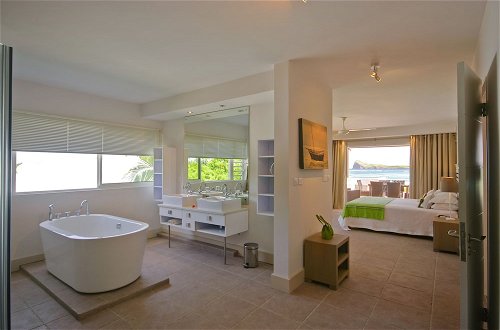 Foto 12 - Cape Point Seafront Suites & Penthouse by Lov