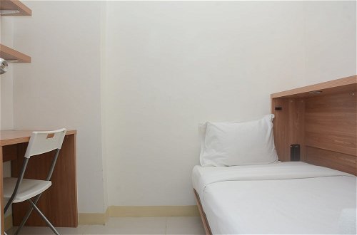 Photo 17 - Cozy 2BR Apartment at Green Pramuka City near Mall