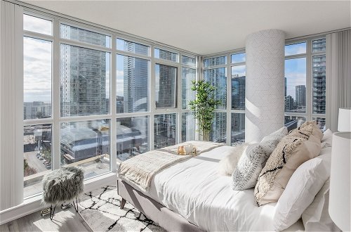 Photo 9 - GLOBALSTAY. Elegant Downtown Apartments
