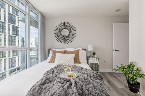 Photo 7 - GLOBALSTAY. Elegant Downtown Apartments