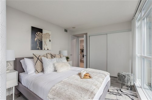 Photo 6 - GLOBALSTAY. Elegant Downtown Apartments