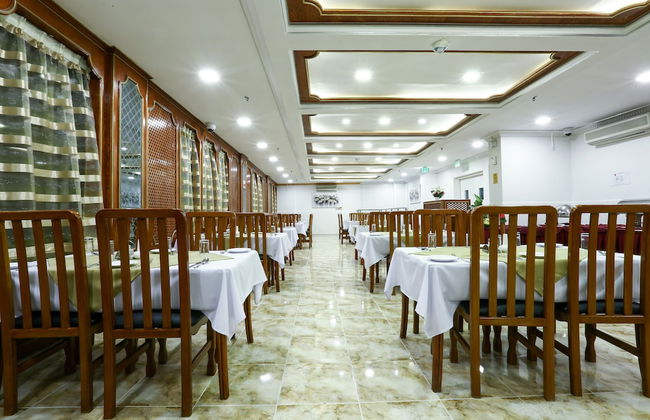 La Villa Suites Hotel - Photo 23