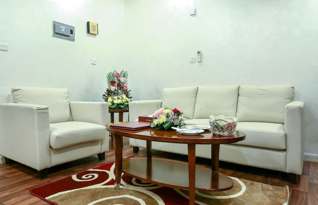 La Villa Suites Hotel - Photo 12