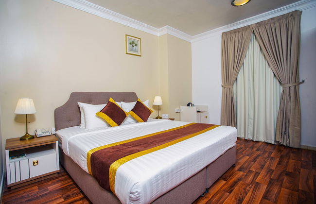 La Villa Suites Hotel - Photo 18