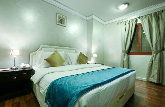 La Villa Suites Hotel - Photo 7