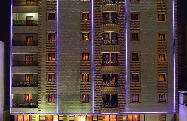 La Villa Suites Hotel - Photo 1