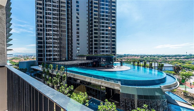 Foto 1 - 3BR Homestay with Pool View Bukit Rimau