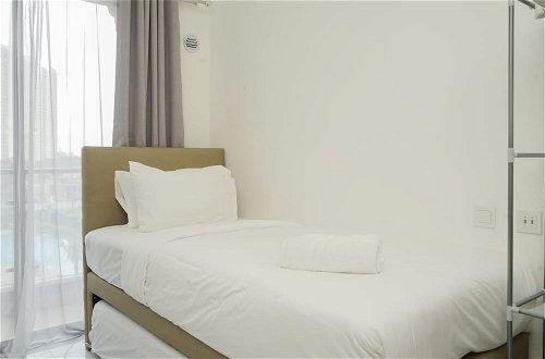Foto 1 - Cozy Stay and Strategic Studio at Sky House Apartment BSD