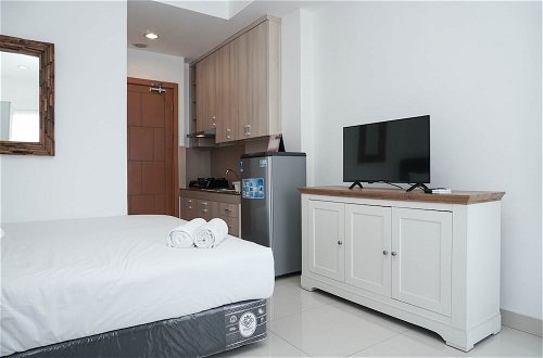 Foto 5 - Relax Studio Apartment At The Nest Near Puri By Travelio