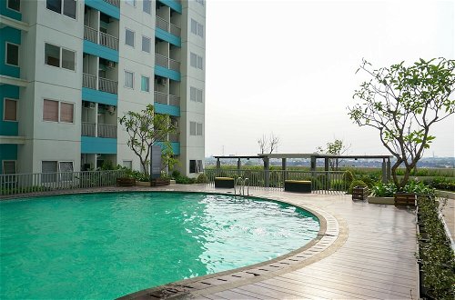 Foto 18 - Minimalist And Cozy 2Br Apartment At The Nest Near Puri By Travelio
