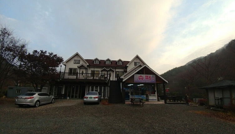 Foto 1 - Yangsan Park Pension